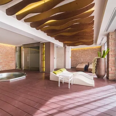 Melbeach & - Adults Only Hotel